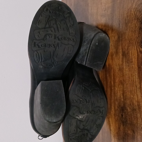 Korks Chandra Booties Black Leather Chunky heel 8 medium Zipper Back 3in heel - Picture 5 of 6